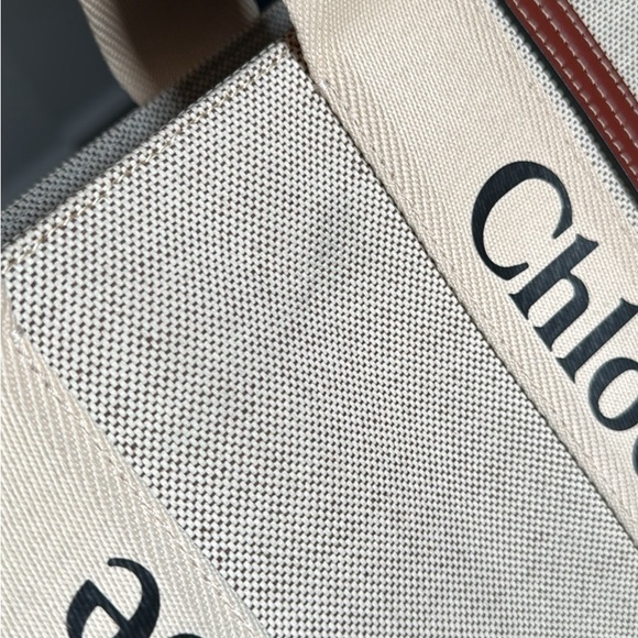 Chloé Woody Tote - large size. **FINAL PRICE** - Picture 2 of 6
